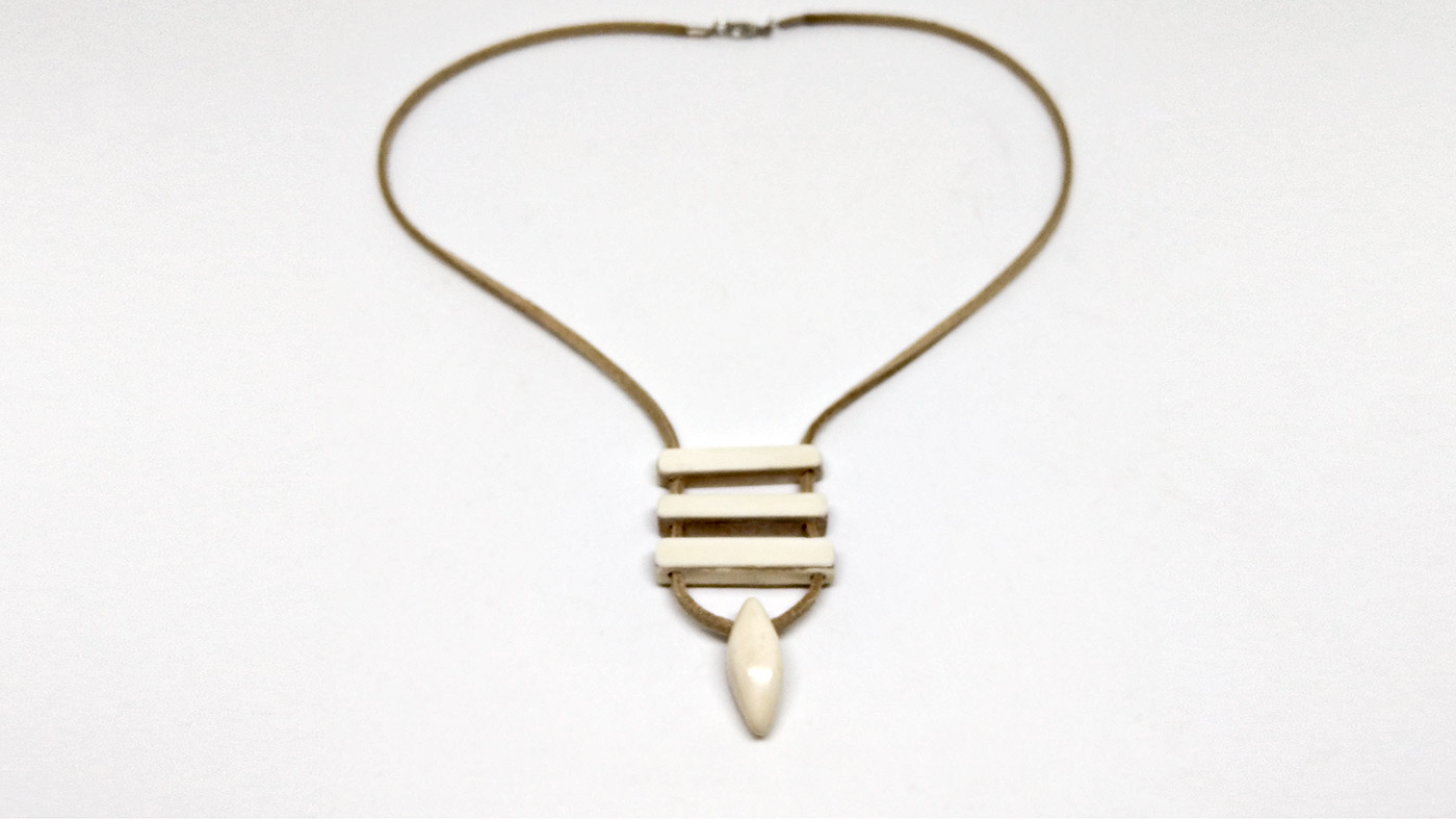 155 Elfenbeinklavier Kette, Efenbein