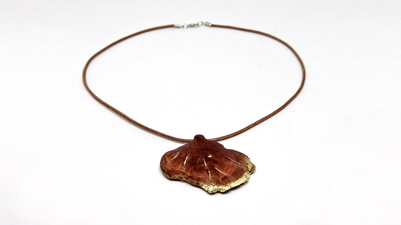 157 Portugalblatt Anhänger, Bruyèreholz Blattgold