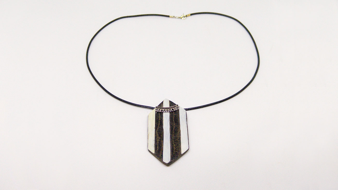 168 Keuschheitsgürtel Anhänger, Mooreiche, Elfenbein