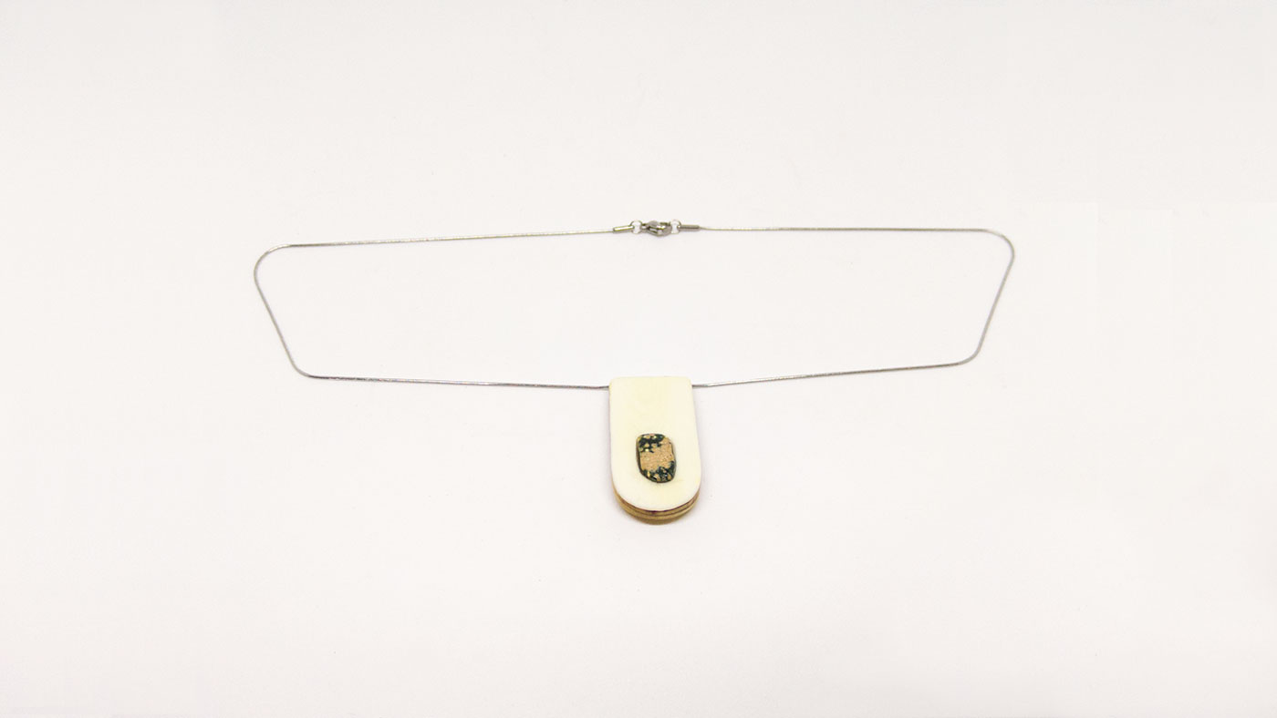 171 totes Klavier Anhänger, Elfenbein, Jaspis, Silberkette