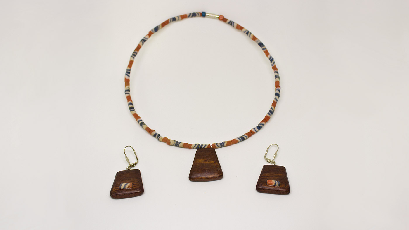 Halskette bemalte Steine, Anhänger, Ohrringe Kameldorn