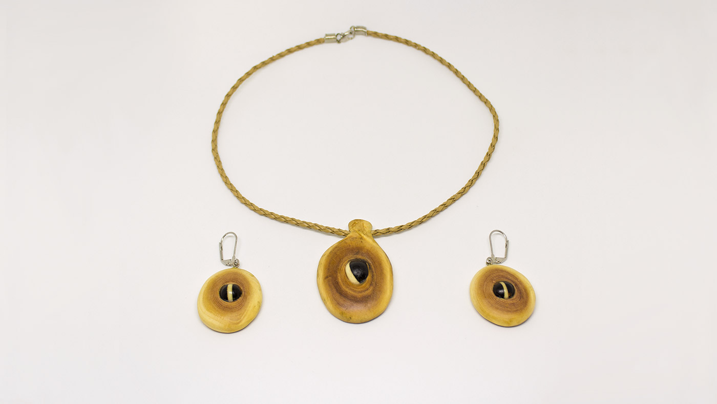 Anhänger, Ohrringe Zirbe/Hornperlen