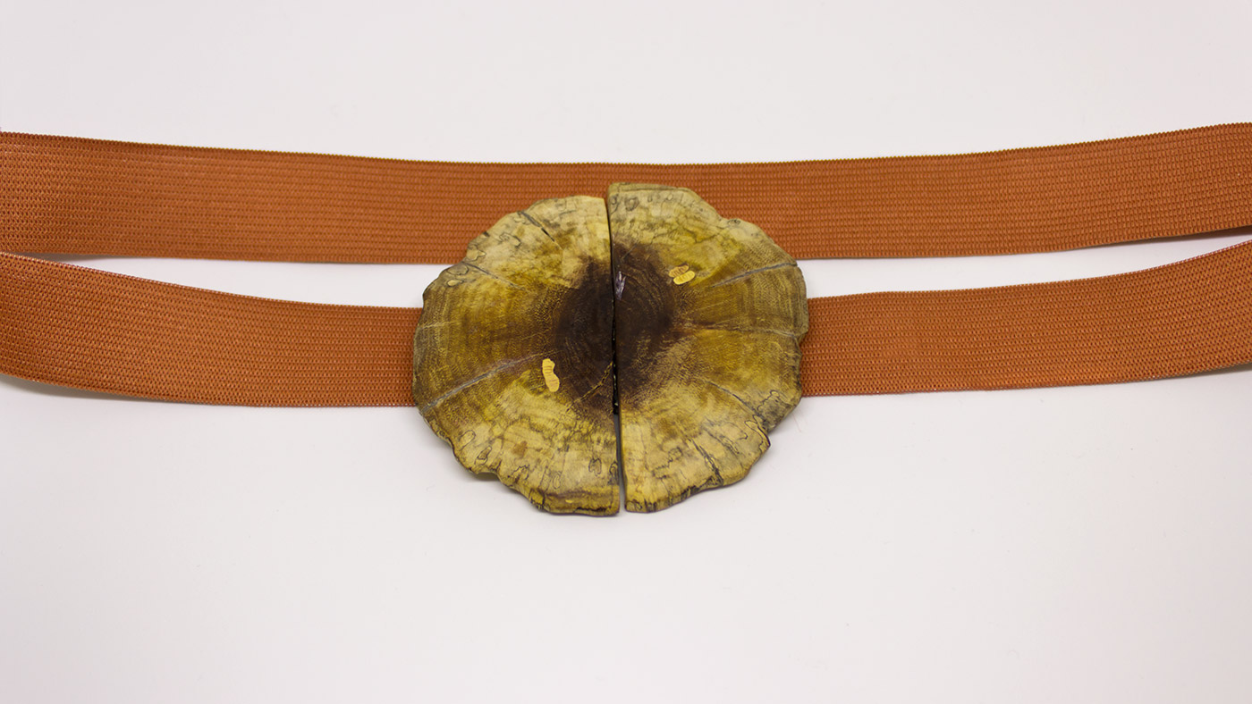 Gürtelschnalle, Olivenholz