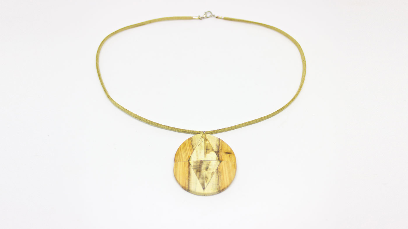 104 Halskette Neandertalerrad, Esche gestockt