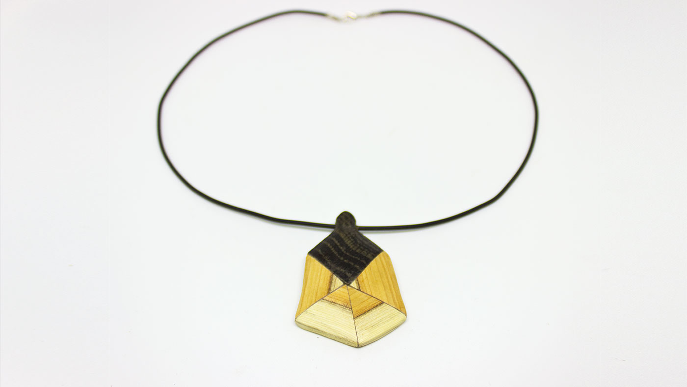 107 Halskette Fünftangram, Mooreiche Buche gestockte Maserbirke