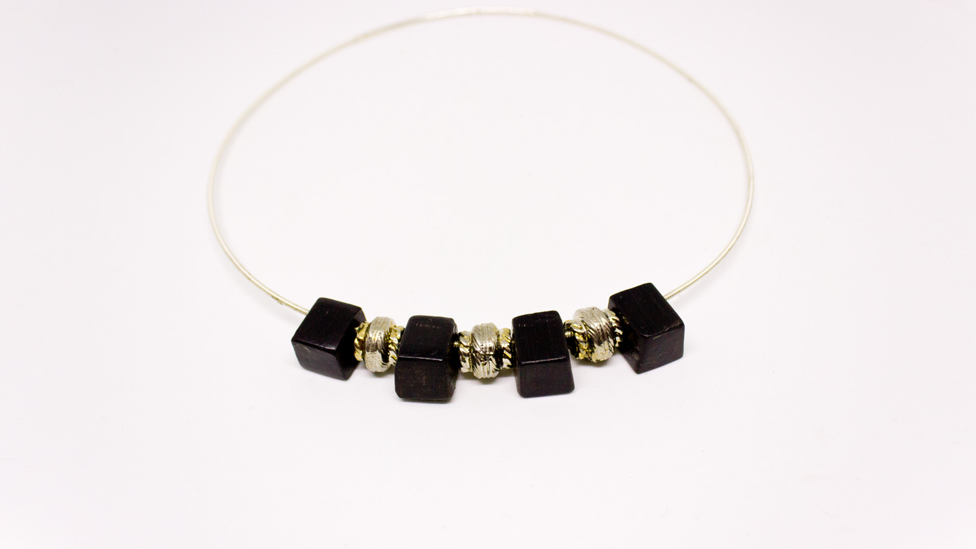 139 Würfelklavier Kette, Ebenholz Messing